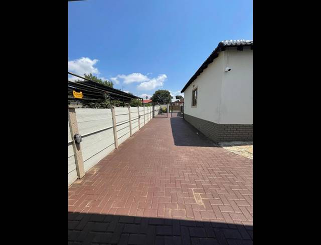 3 BEDROOM HOUSE FOR SALE IN WITPOORTJIE